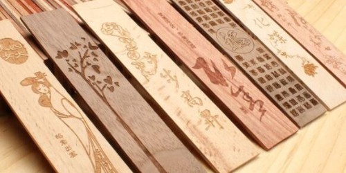 用激光打標機怎么賺錢，多久能賺回來？加工手機殼鑰匙扣賺錢嗎？